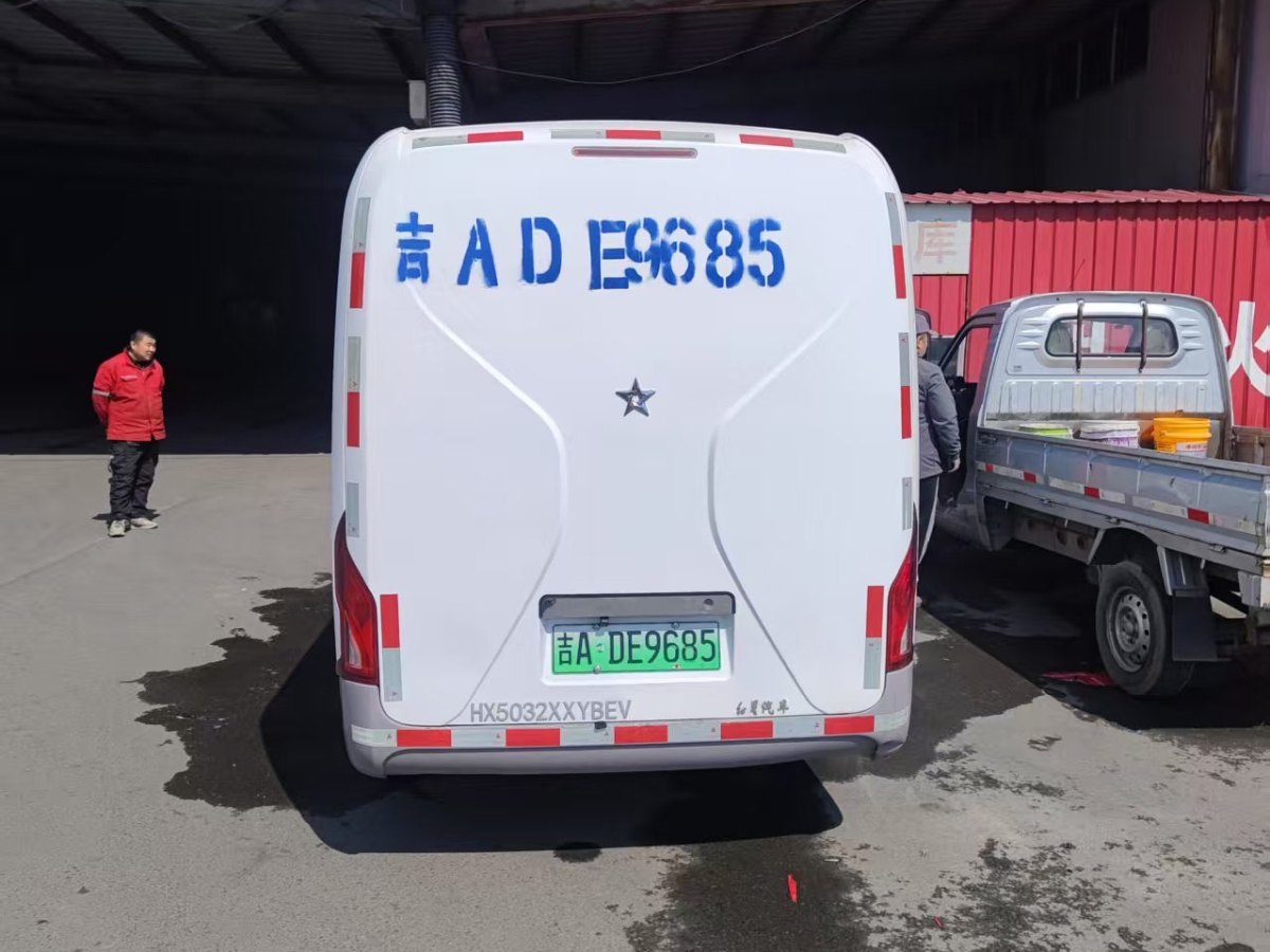 江鈴輕汽 長(zhǎng)江7號(hào)  2024款 舒享版 寧德時(shí)代41.86kWh GK5030XXYBEV02圖片