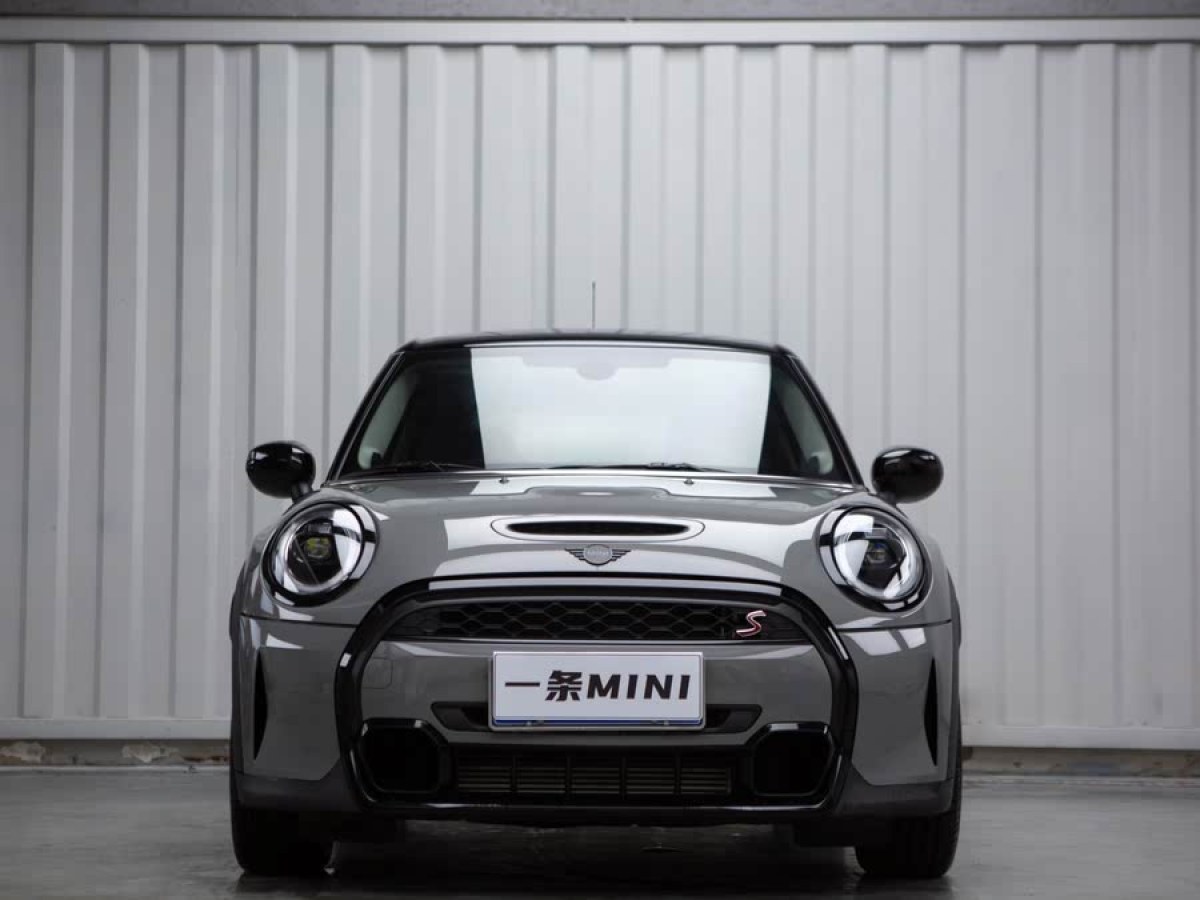 MINI MINI  2022款 改款 2.0T COOPER S 經(jīng)典派 五門版圖片