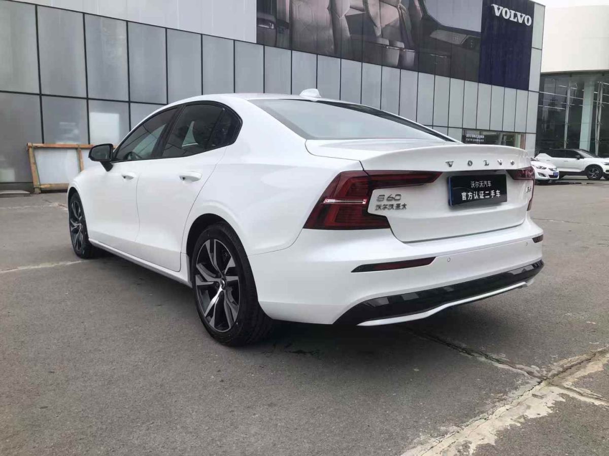 沃爾沃 S60L  2023款 B3 智行豪華版圖片