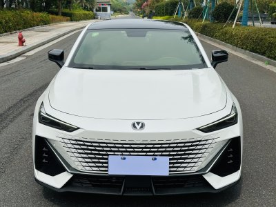 2022年8月 长安 长安UNI-V 1.5T 尊贵型图片