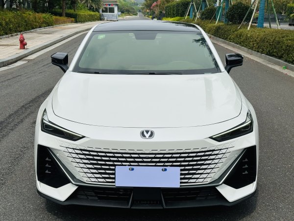 长安 长安UNI-V  2022款 1.5T 尊贵型