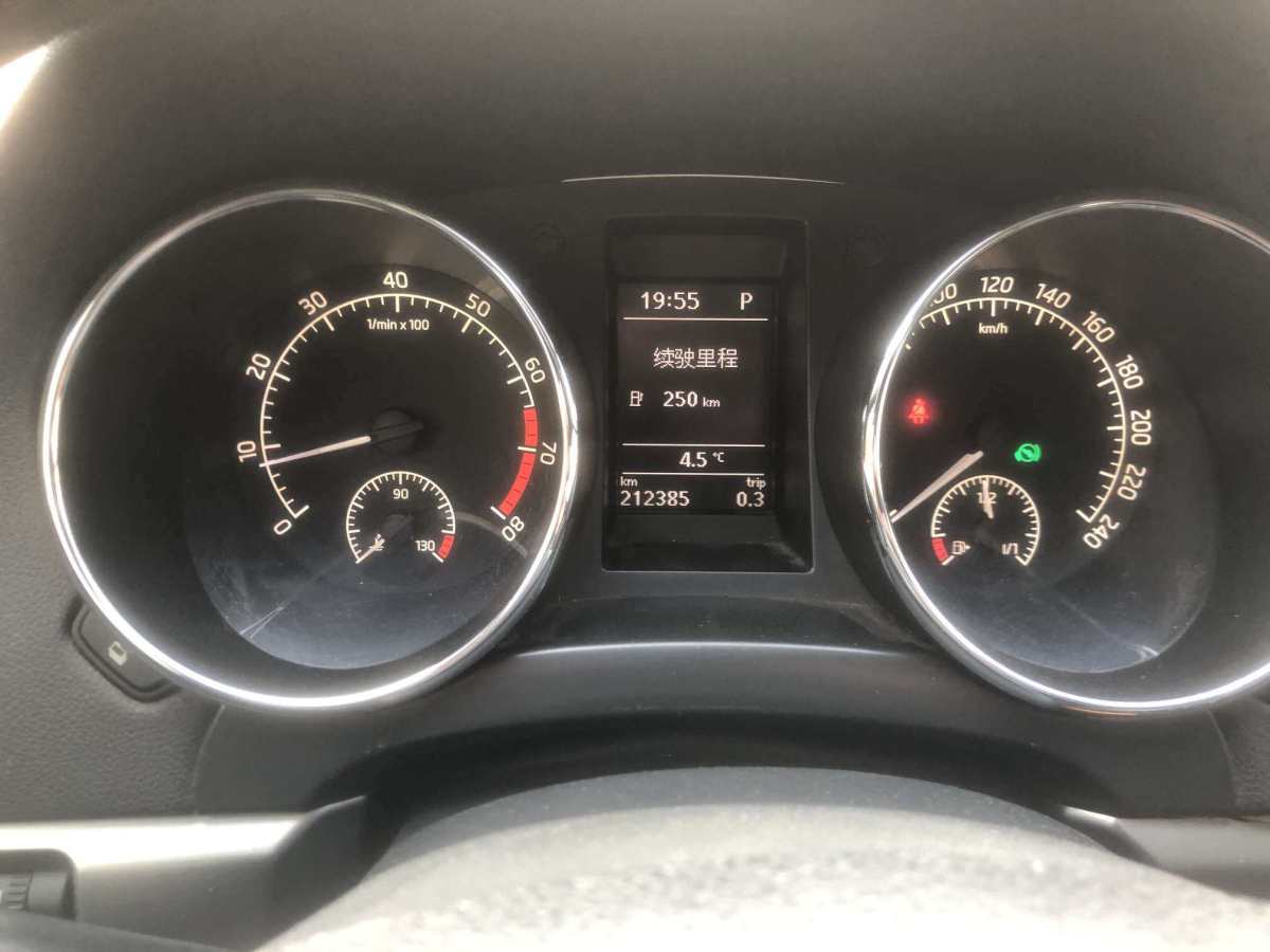 斯柯達 Yeti  2014款 1.8TSI DCT極地版圖片