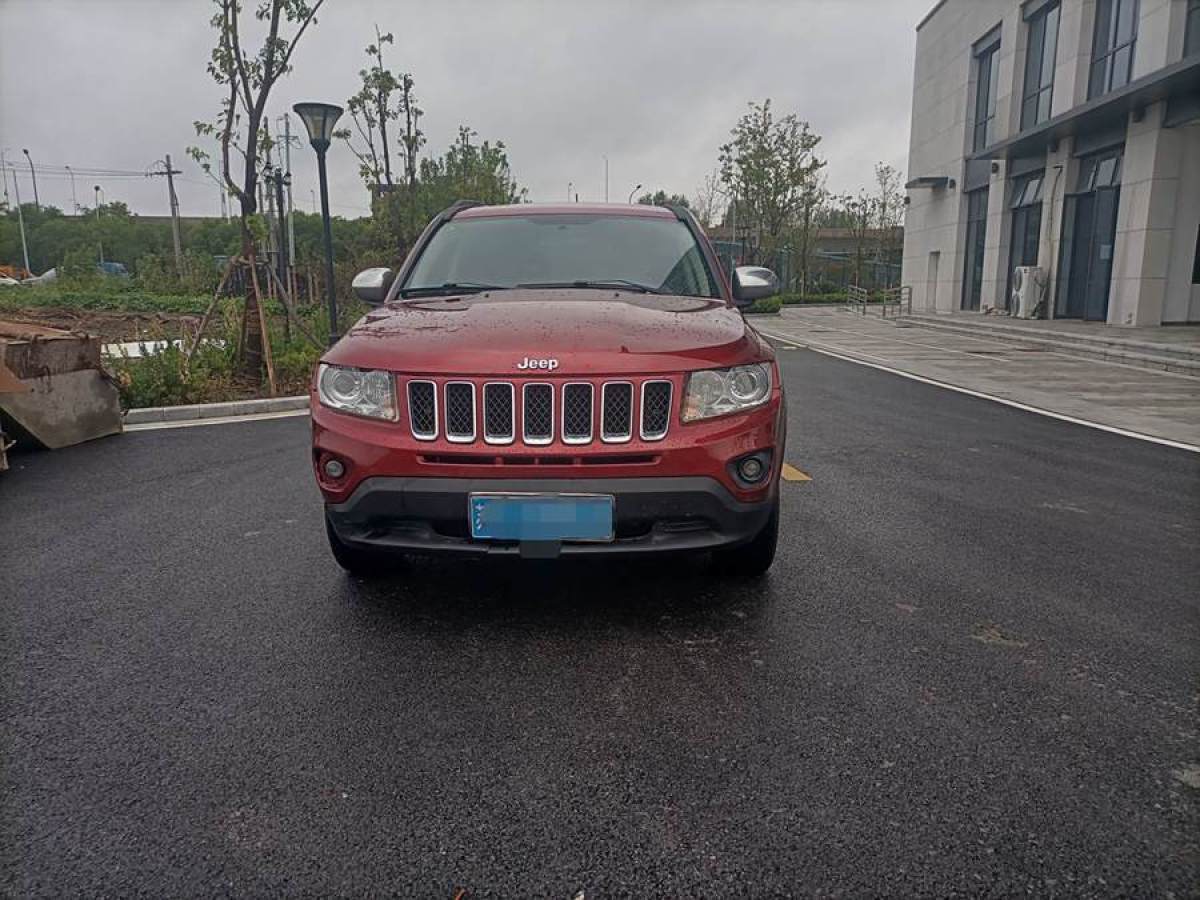 Jeep 指南者  2012款 2.4L 四驅(qū)運(yùn)動(dòng)版圖片