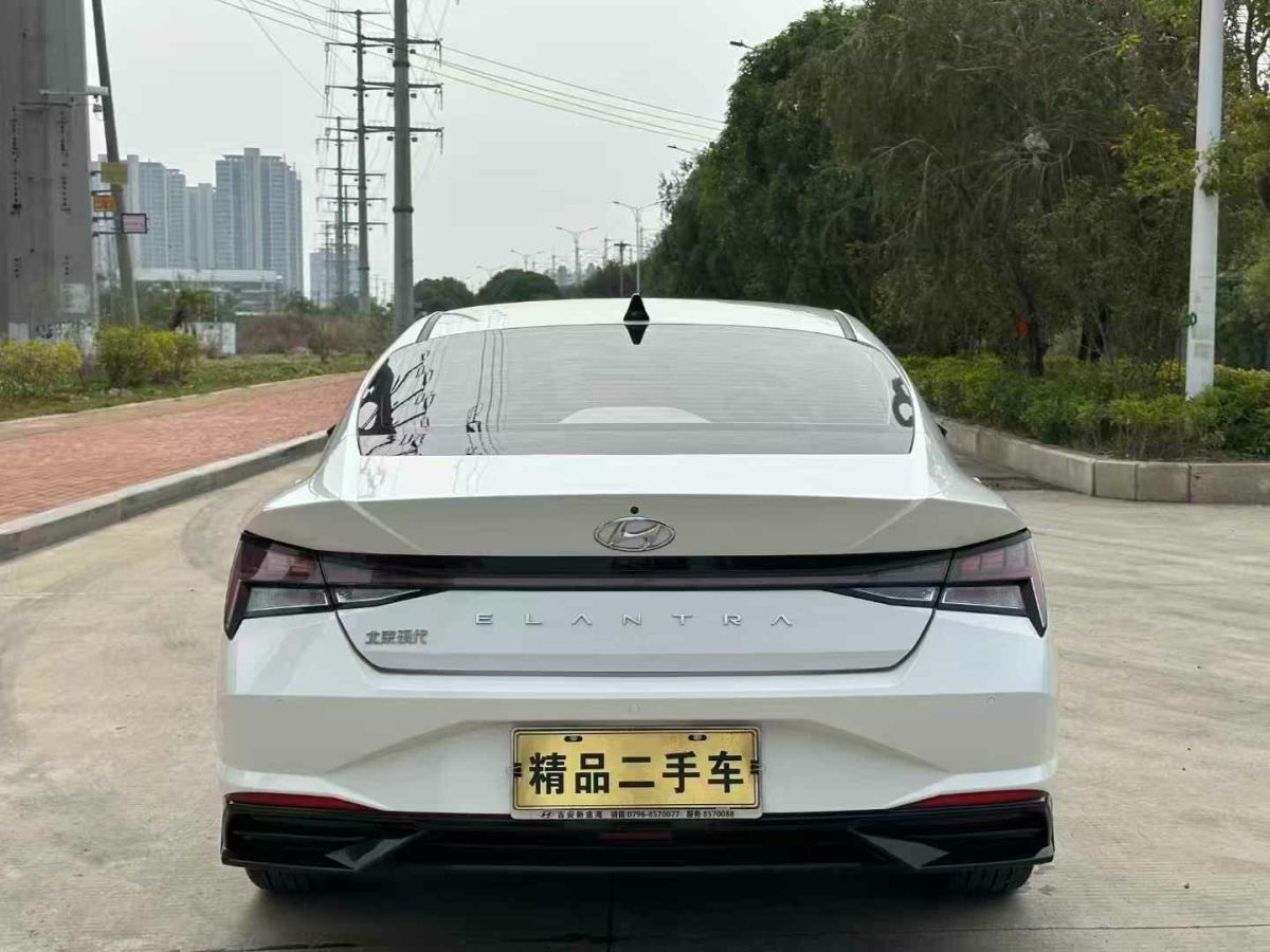 現(xiàn)代 伊蘭特  2022款 1.5L CVT 20周年紀(jì)念款圖片