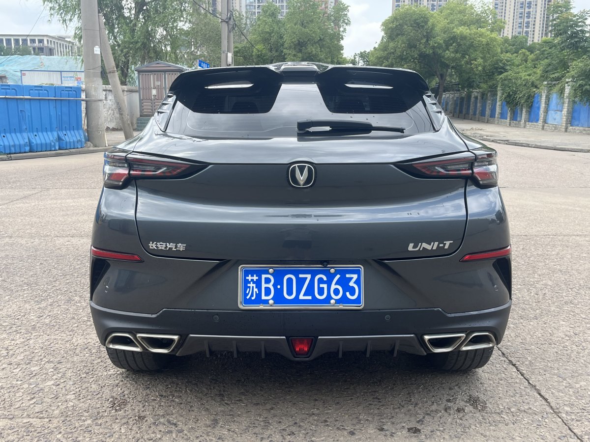 2021年8月長(zhǎng)安 UNI-T  2021款 1.5T 運(yùn)動(dòng)版 旗艦型