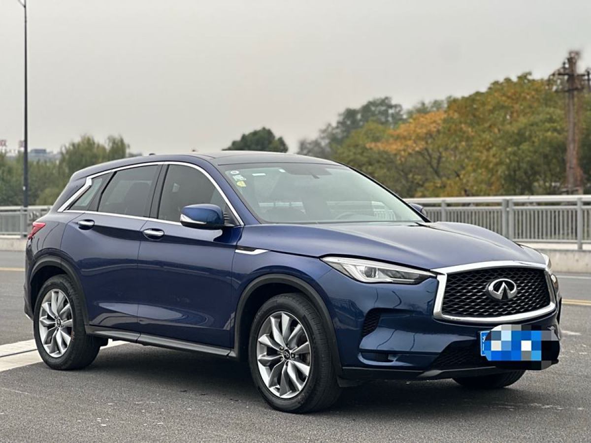 英菲尼迪 QX50  2020款 改款 2.0T 兩驅(qū)時(shí)尚版圖片