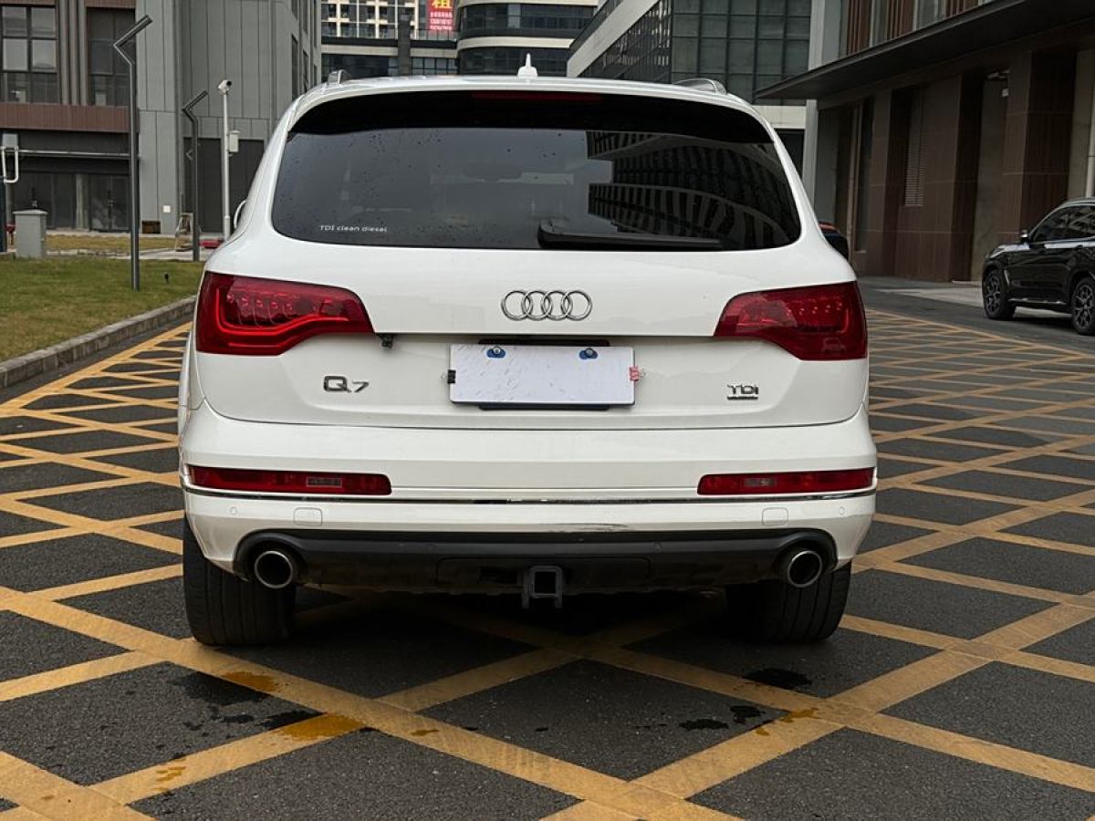 奧迪 奧迪Q7  2012款 3.0 TDI 領(lǐng)先型圖片