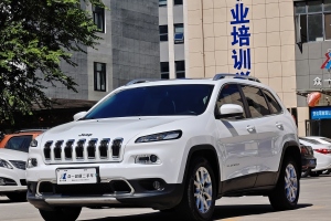 自由光 Jeep 2.0L 优越版