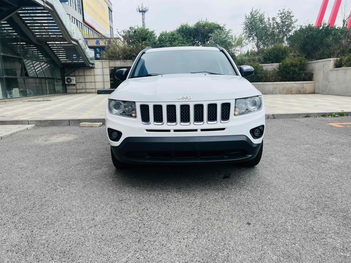 Jeep 指南者  2014款 改款 2.0L 兩驅(qū)進(jìn)取版圖片