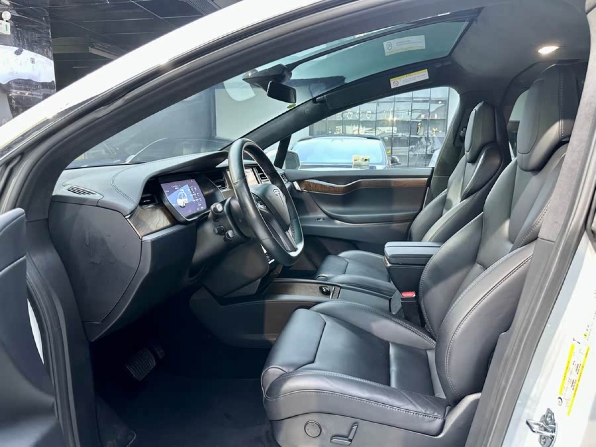 特斯拉 Model X  2017款 Model X 100D 長續(xù)航版圖片