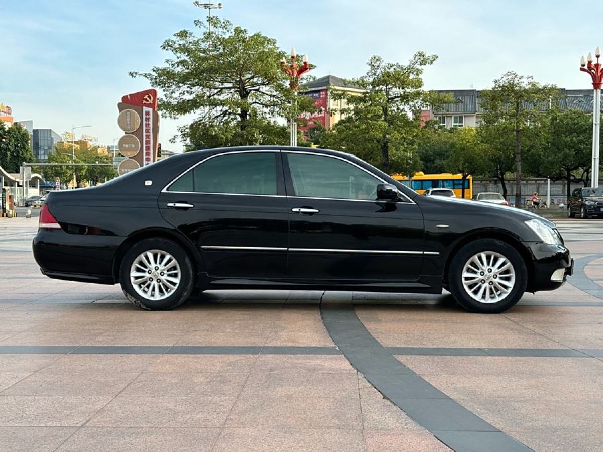 2008年12月豐田 皇冠  2009款 2.5L Royal特別導(dǎo)航版