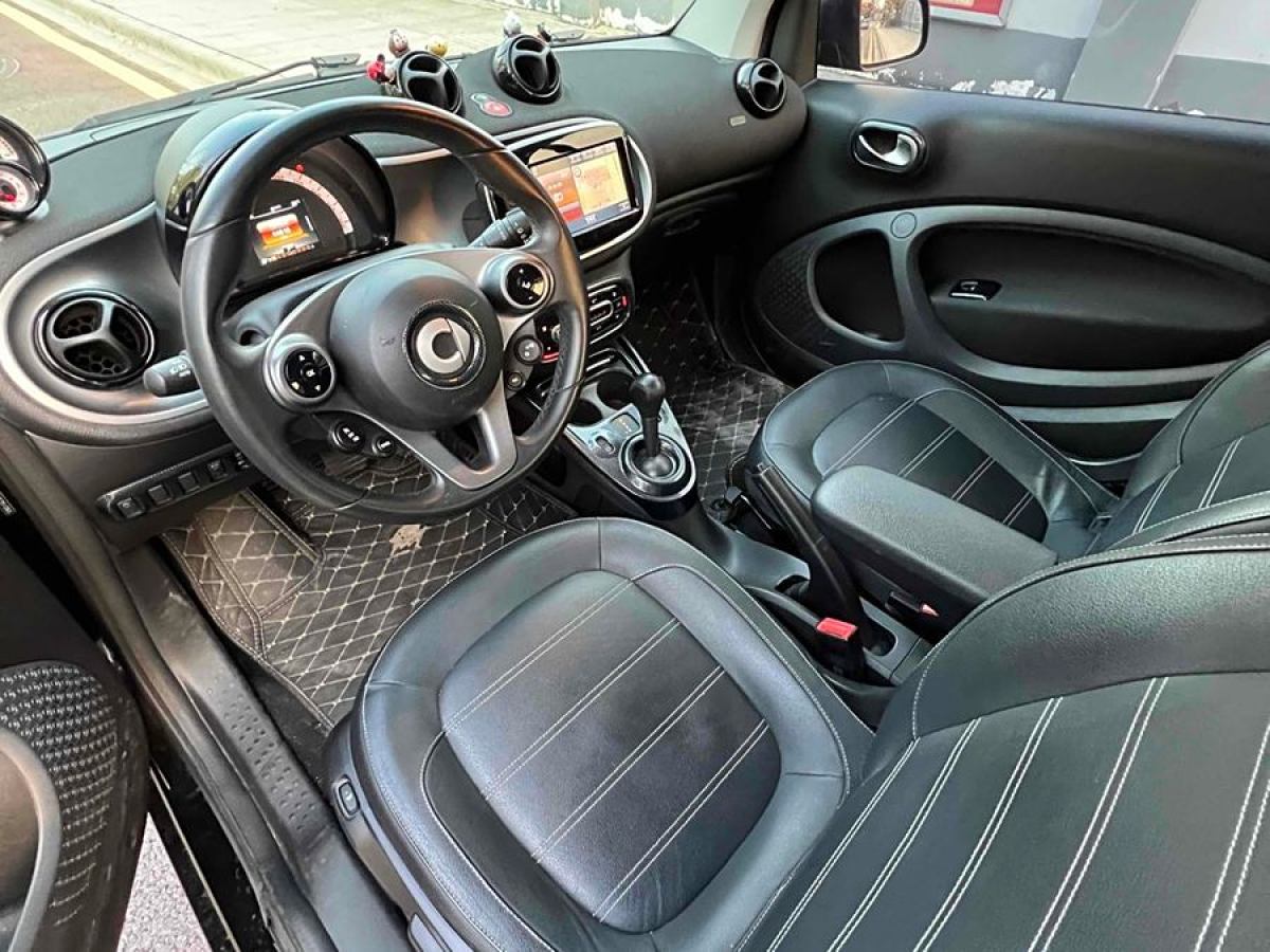 2018年12月smart fortwo  2016款 0.9T 66千瓦硬頂先鋒版