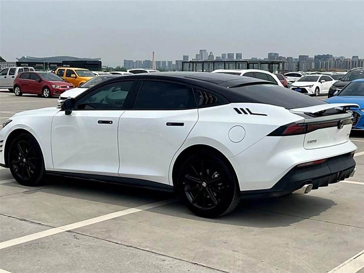 長(zhǎng)安 長(zhǎng)安UNI-V  2023款 1.5T 尊享型圖片