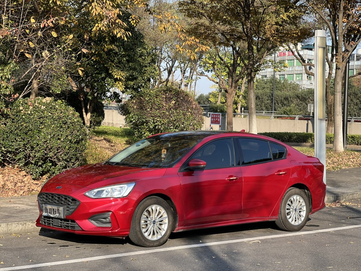 福特 ?？怂? 2020款 三廂 EcoBoost 180 自動(dòng)鋒潮型圖片