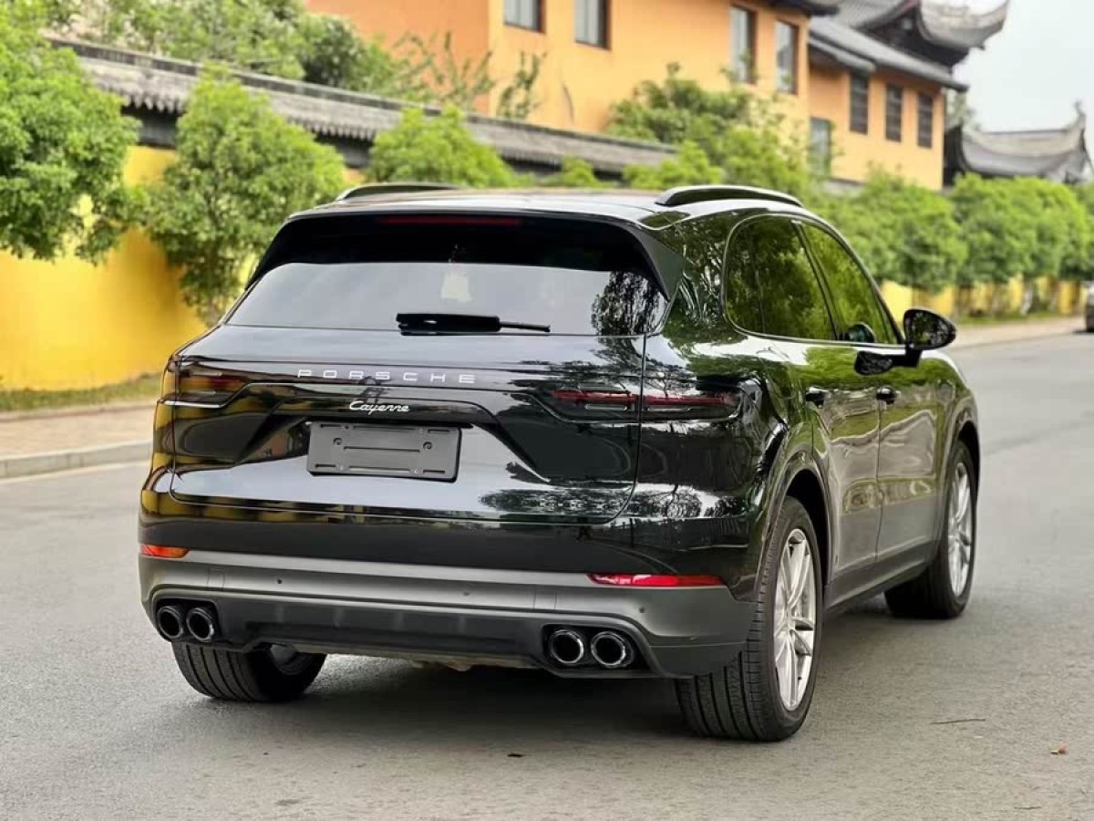保時(shí)捷 Cayenne  2022款 Cayenne 3.0T 鉑金版圖片