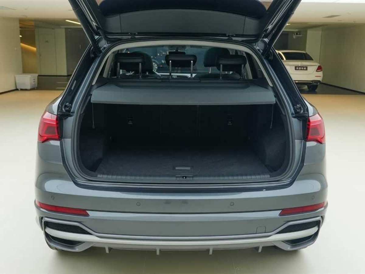 奧迪 奧迪Q3  2022款 35 TFSI 時(shí)尚動(dòng)感型圖片