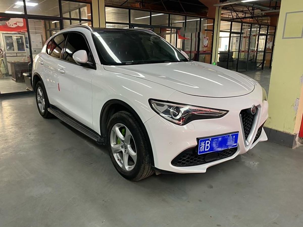 阿爾法·羅密歐 Stelvio  2017款 2.0T 200HP 精英版圖片