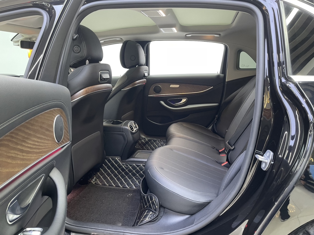 2019年4月奔驰 奔驰E级  2019款 改款 E 300 L 时尚型