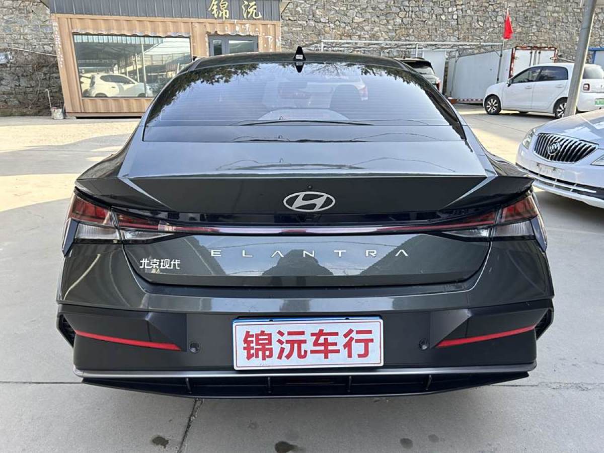 現(xiàn)代 伊蘭特  2023款 1.5L CVT LUX尊貴版圖片