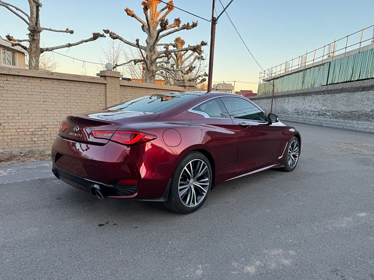 英菲尼迪 Q60  2019款 2.0T 豪華版圖片