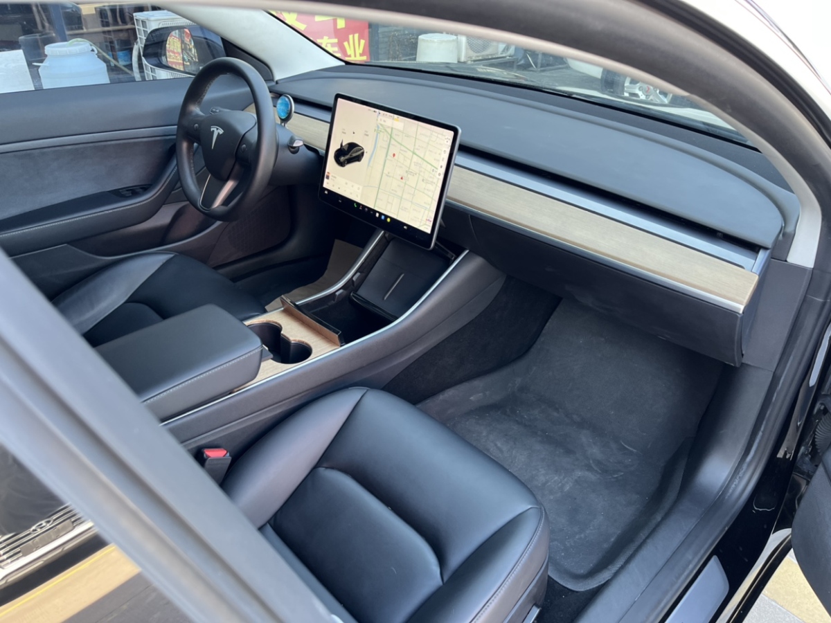 特斯拉 Model 3  2019款 標準續(xù)航后驅升級版圖片