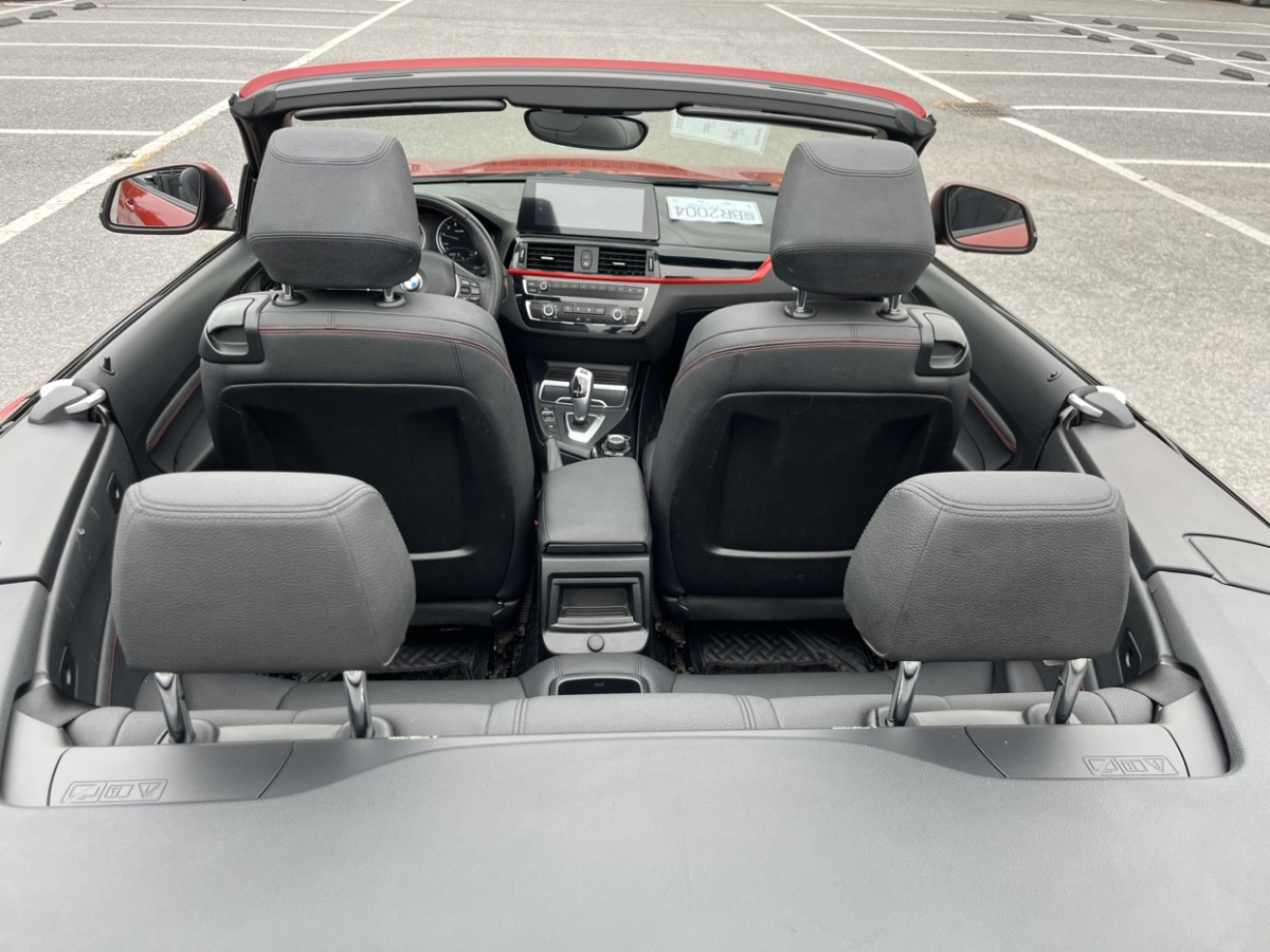 2018年1月宝马 宝马2系  2018款 220i 敞篷轿跑车 运动设计套装