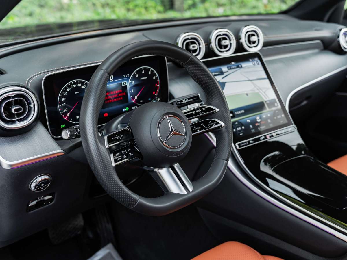 2023年4月奔馳 奔馳GLC  2023款 GLC 260 L 4MATIC 豪華型 5座