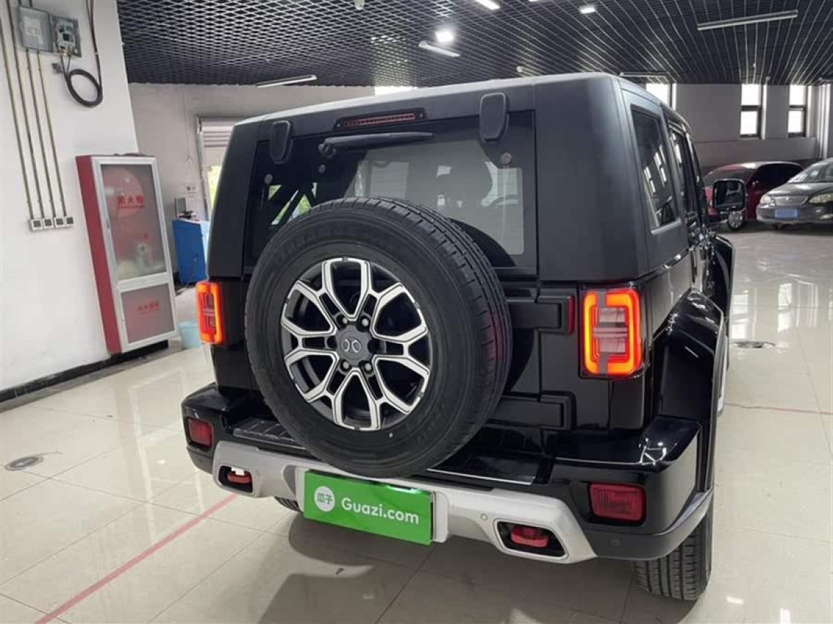北京 BJ40  2019款 2.3T 自動(dòng)四驅(qū)城市獵人版尊享型 國VI圖片