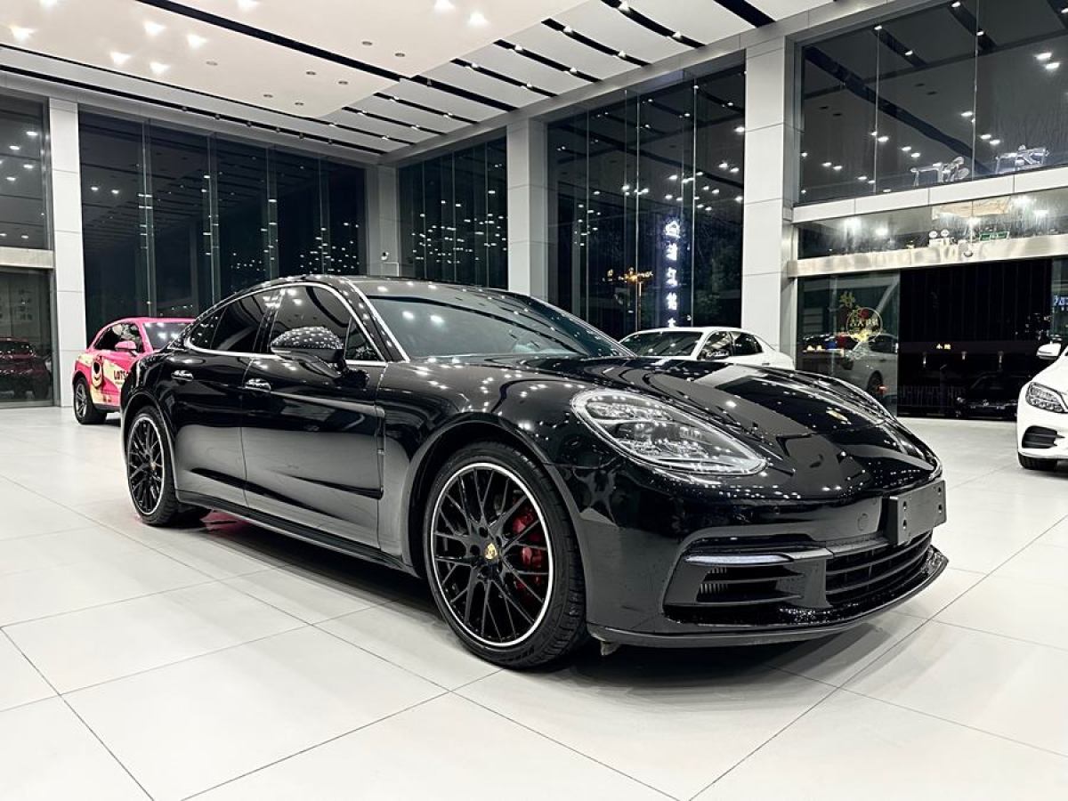 保時(shí)捷 Panamera  2019款 Panamera 十周年紀(jì)念版 2.9T圖片