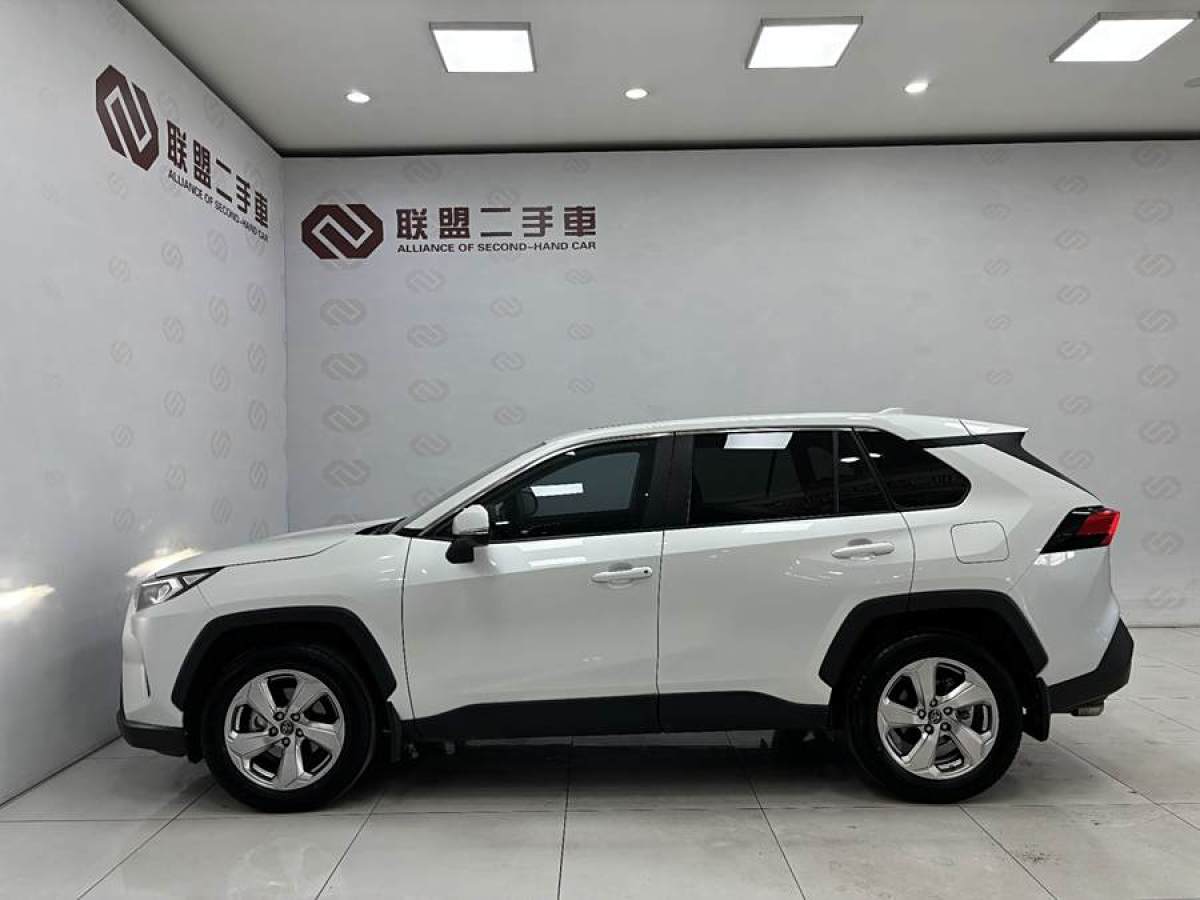 2021年7月豐田 RAV4榮放  2021款 2.0L CVT四驅風尚版