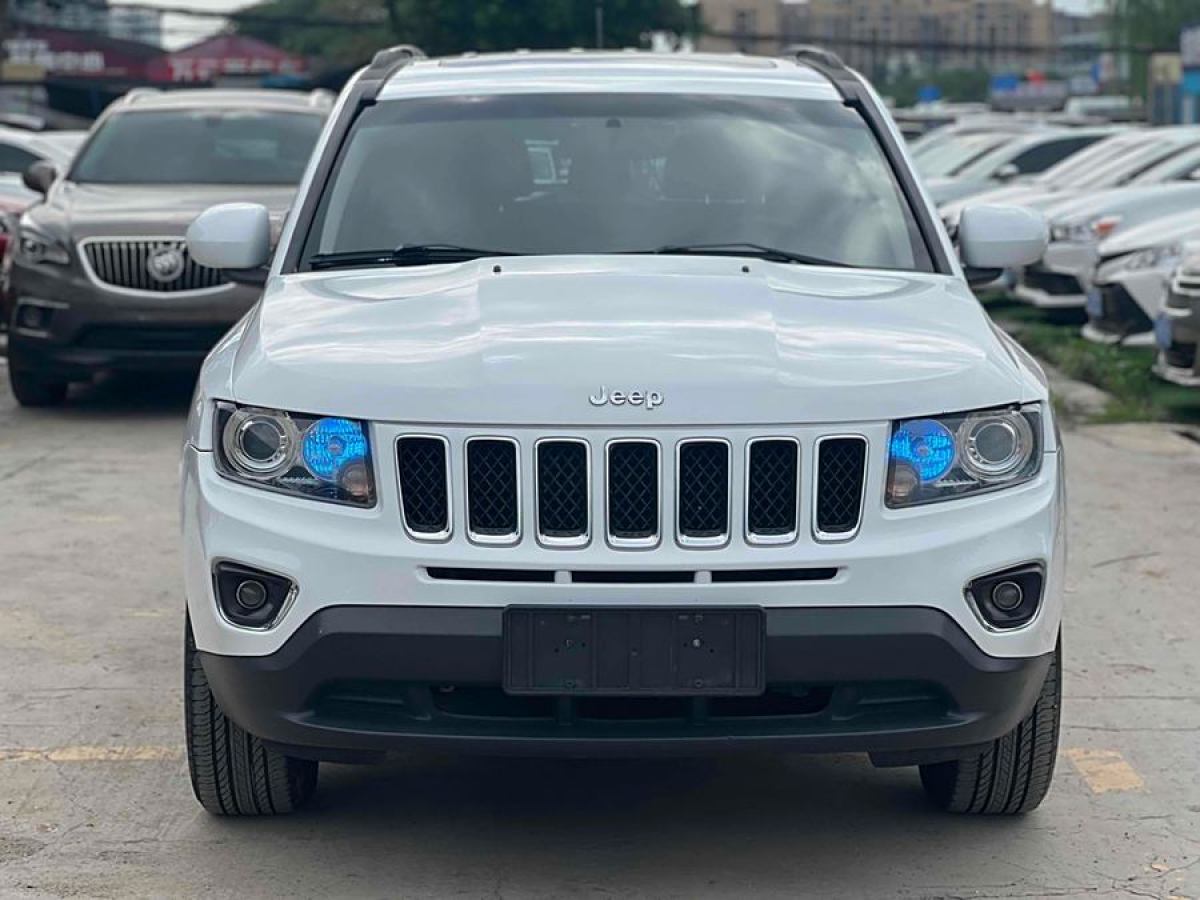 Jeep 指南者  2014款 2.4L 四驅(qū)蛇行珍藏版圖片