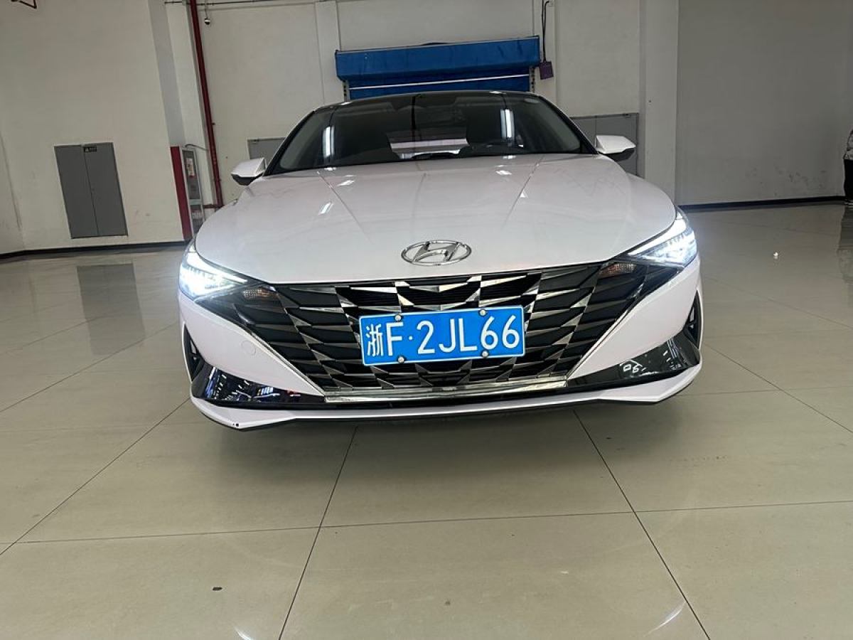 現(xiàn)代 伊蘭特  2022款 1.5L CVT LUX尊貴版圖片