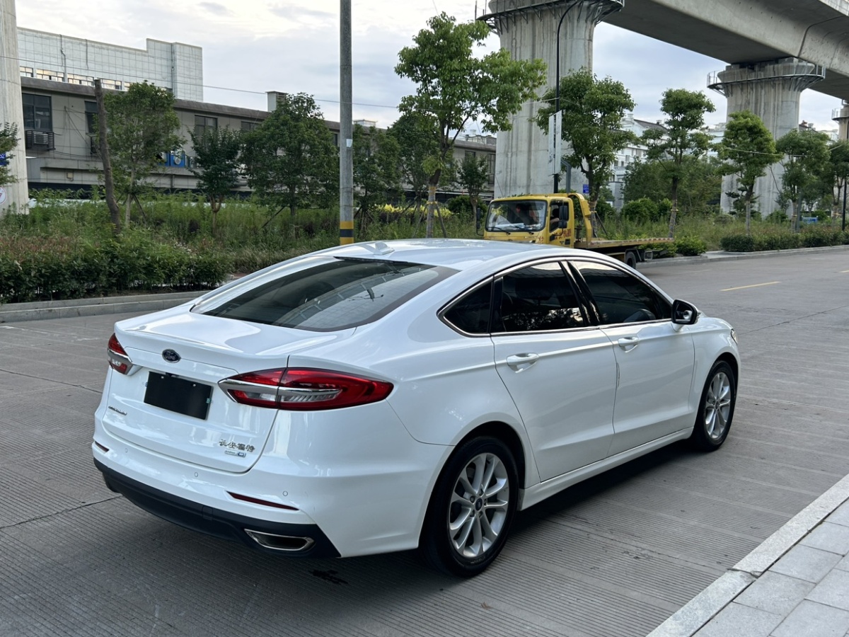 2021年12月福特 蒙迪歐  2020款 EcoBoost 180 時(shí)尚型