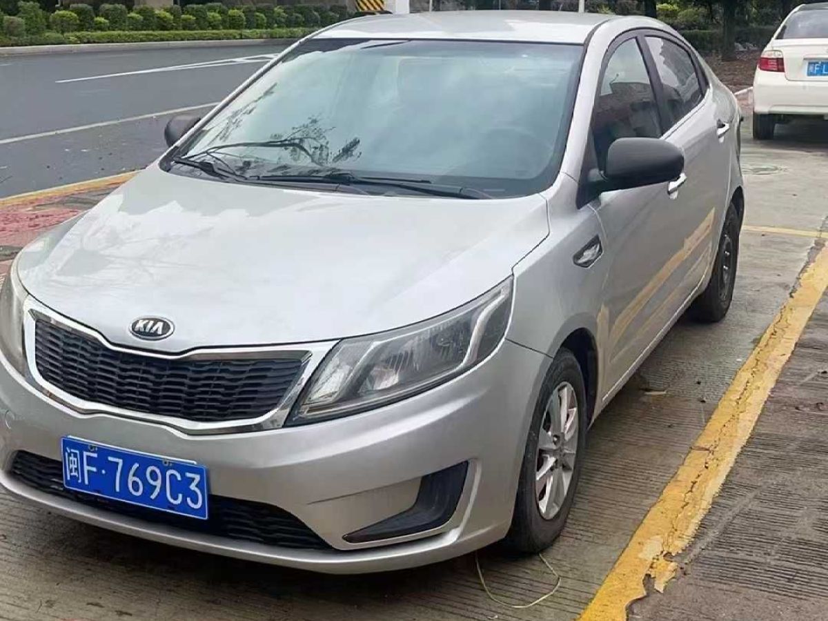 啟辰 R50  2013款 1.6L 北斗導(dǎo)航版圖片