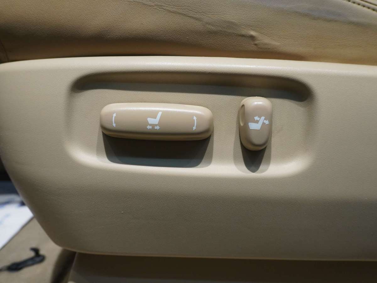 丰田 埃尔法  2011款 3.5L 豪华版图片
