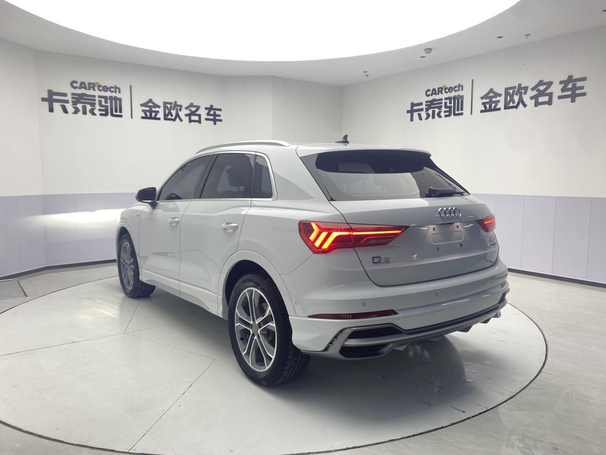 奧迪 奧迪Q3  2023款 40 TFSI 時(shí)尚動(dòng)感型圖片