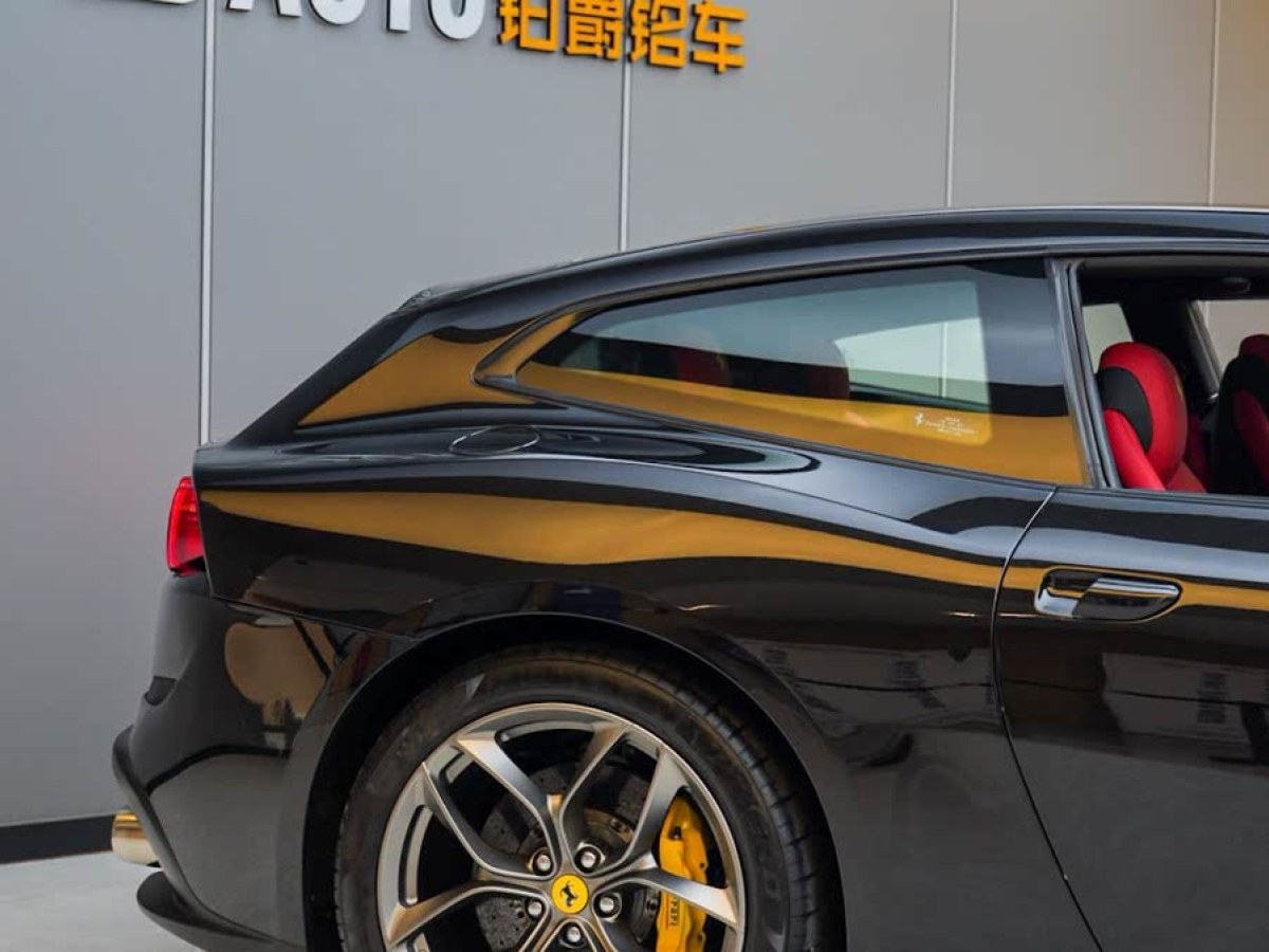 法拉利 GTC4Lusso  2017款 3.9T V8圖片
