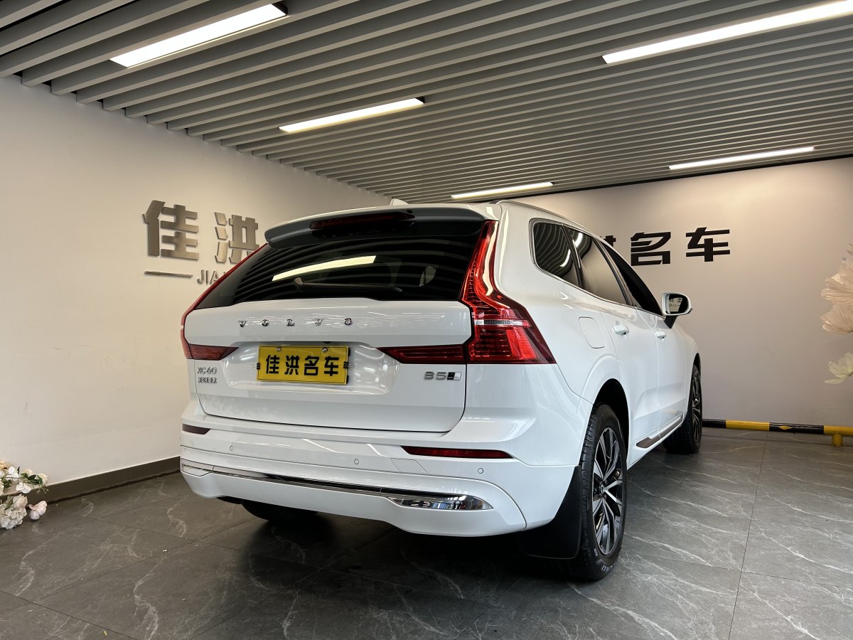 沃爾沃 XC60  2023款 B5 四驅(qū)智遠(yuǎn)豪華版圖片