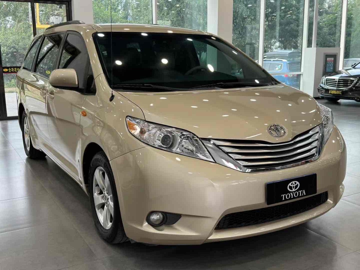 豐田 塞納  2015款 3.5L 兩驅(qū)LE圖片