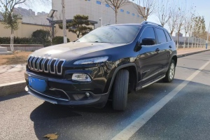 自由光 Jeep 2.0L 優(yōu)越版