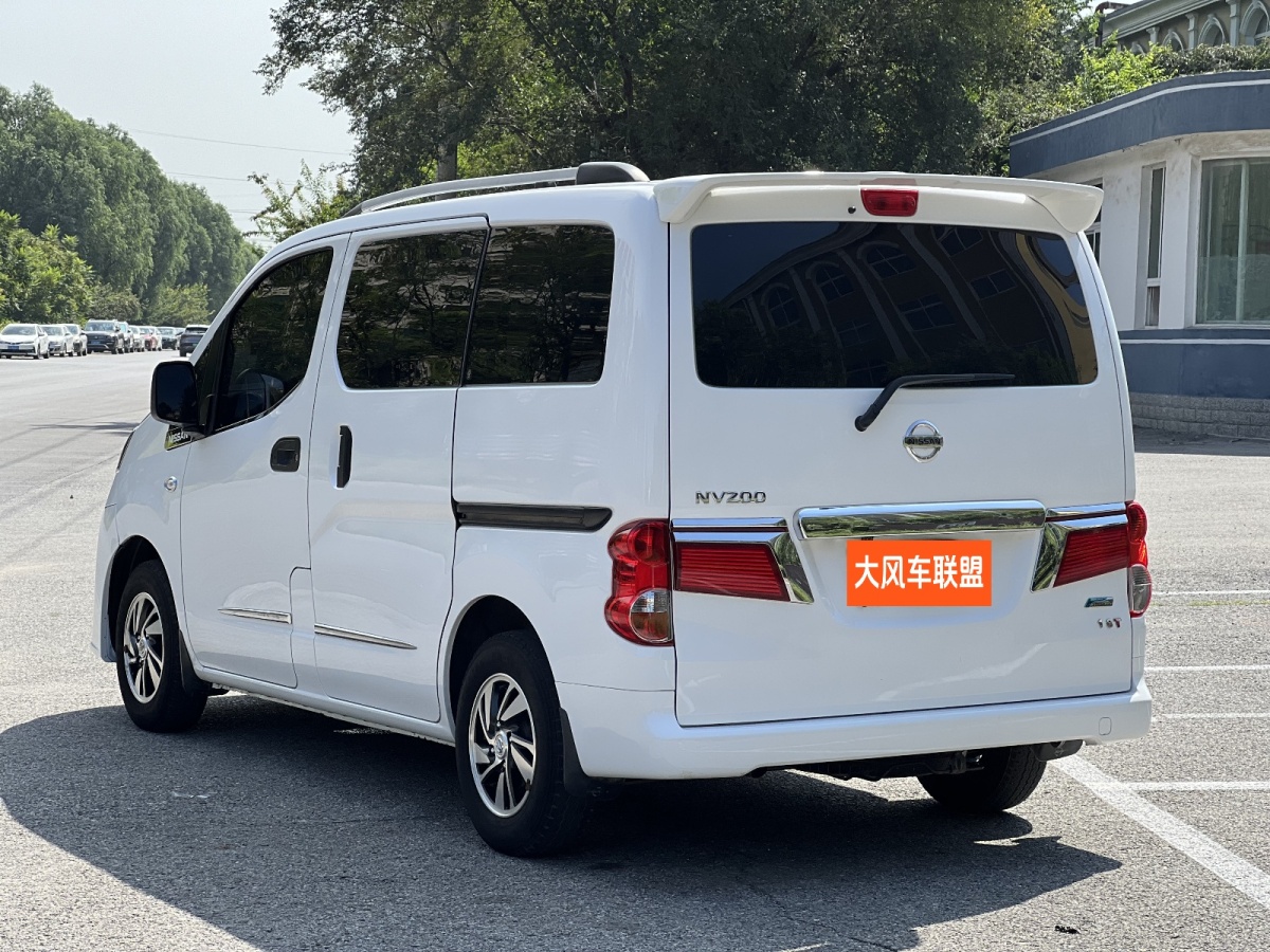 日產(chǎn) NV200  2016款 改款 1.6L CVT尊享型圖片