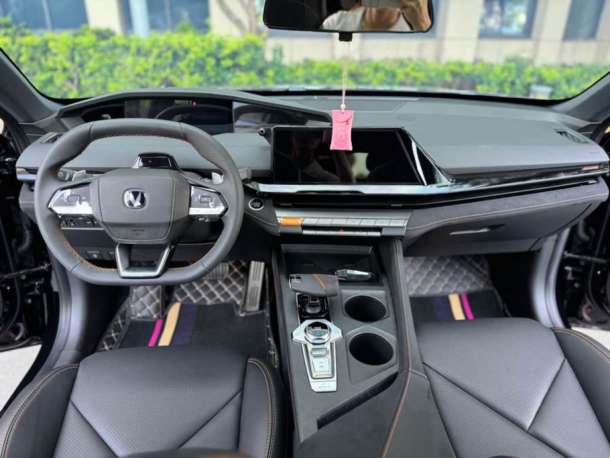 長安 長安UNI-V  2022款 1.5T 運動版圖片