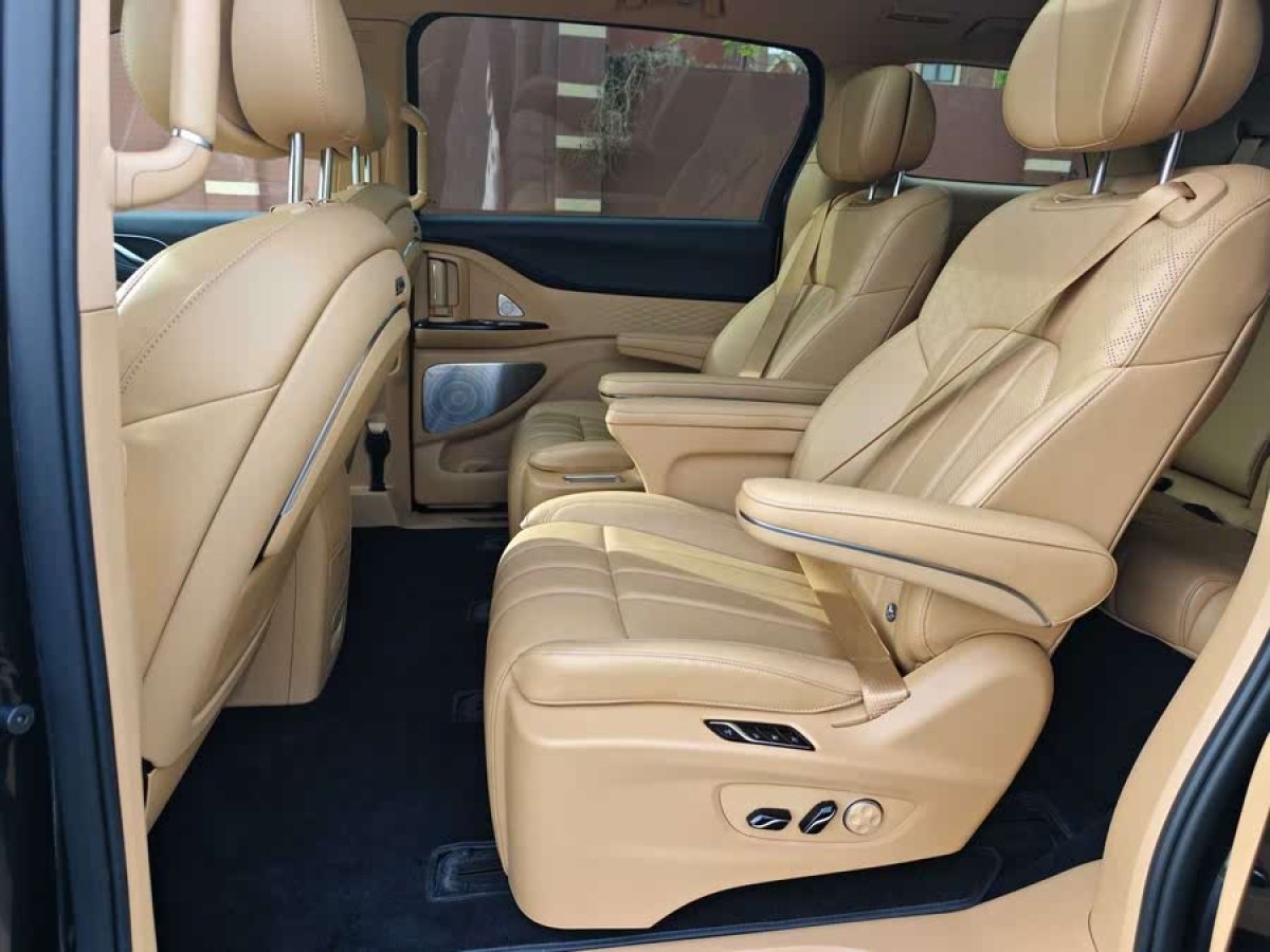 嵐圖 夢(mèng)想家  2024款 PHEV 超長(zhǎng)續(xù)航尊貴版圖片