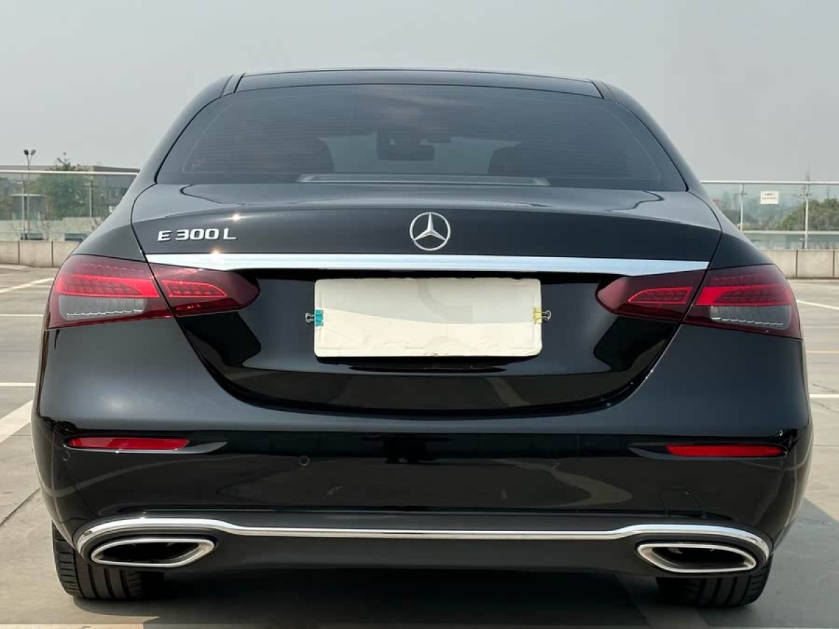 奔馳 奔馳E級  2022款 改款 E 300 L 豪華型圖片