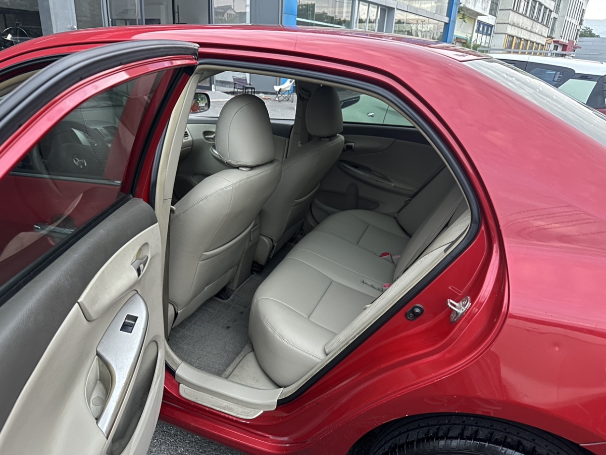 豐田 卡羅拉  2011款 1.6L 自動GL天窗版圖片