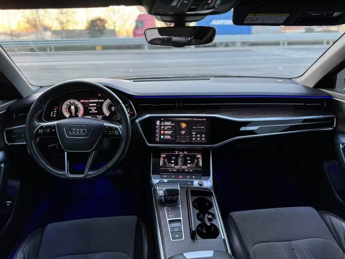 奧迪 奧迪A6L  2023款 改款 40 TFSI 豪華動(dòng)感型圖片