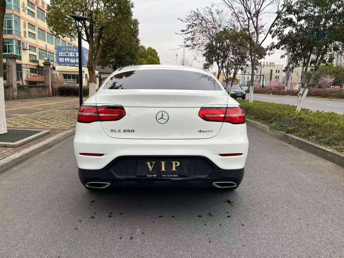 奔馳 奔馳GLC  2022款 改款 GLC 260 4MATIC 轎跑SUV圖片