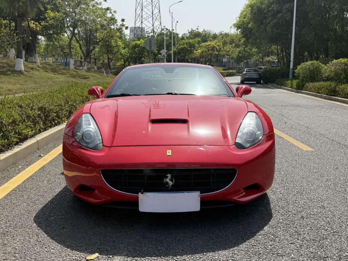 法拉利 California T  2009款 4.3L 標(biāo)準(zhǔn)型圖片