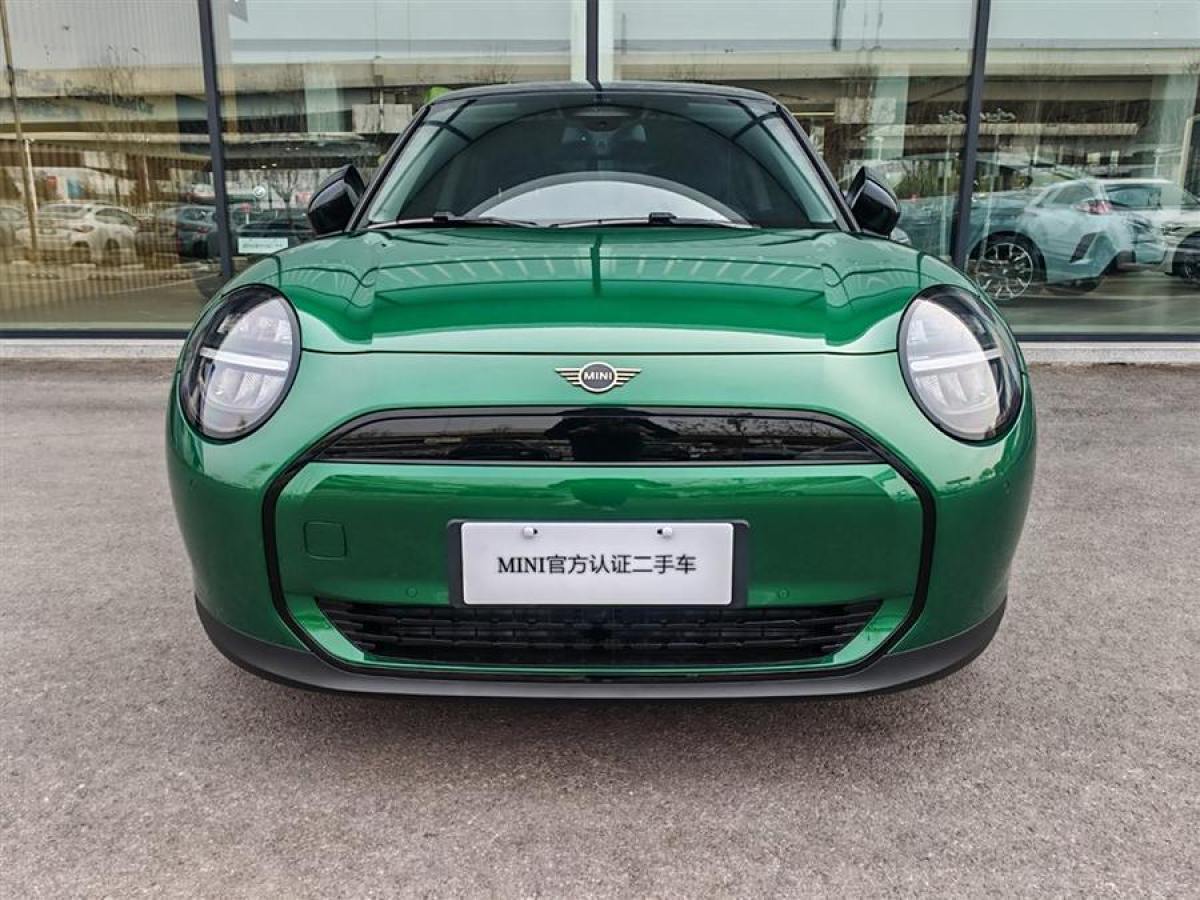 MINI 電動(dòng)MINI COOPER  2024款 456km COOPER E 經(jīng)典派圖片