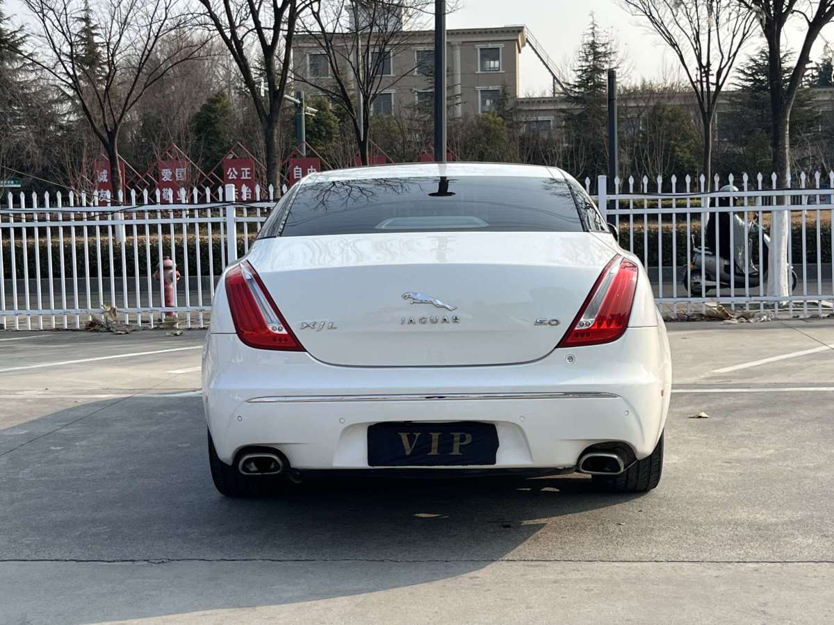 捷豹 XJ  2012款 XJL 3.0 全景商務(wù)版圖片